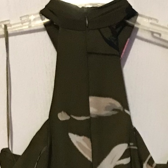 H by Halston Olive Green Draped Floral Patterned - Picture 5 of 7